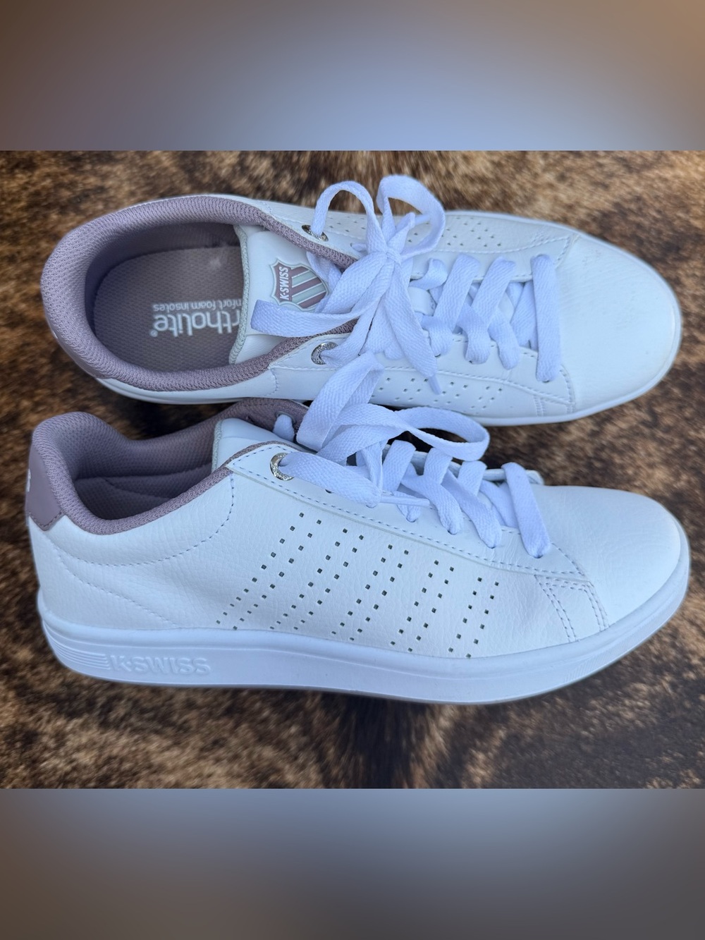 K-Swiss Tennis Shoe
